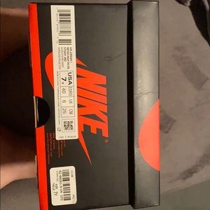 Jordan 1 bloodline 8 woman’s